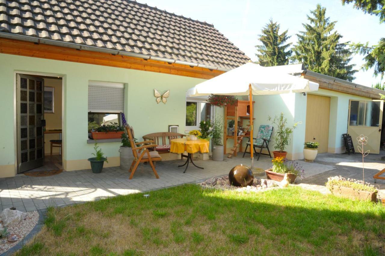 Ferienwohnung Im Grünen Haus Großostheim Exterior foto