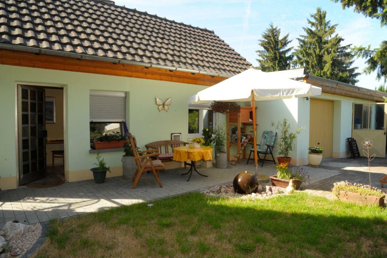 Ferienwohnung Im Grünen Haus Großostheim Exterior foto